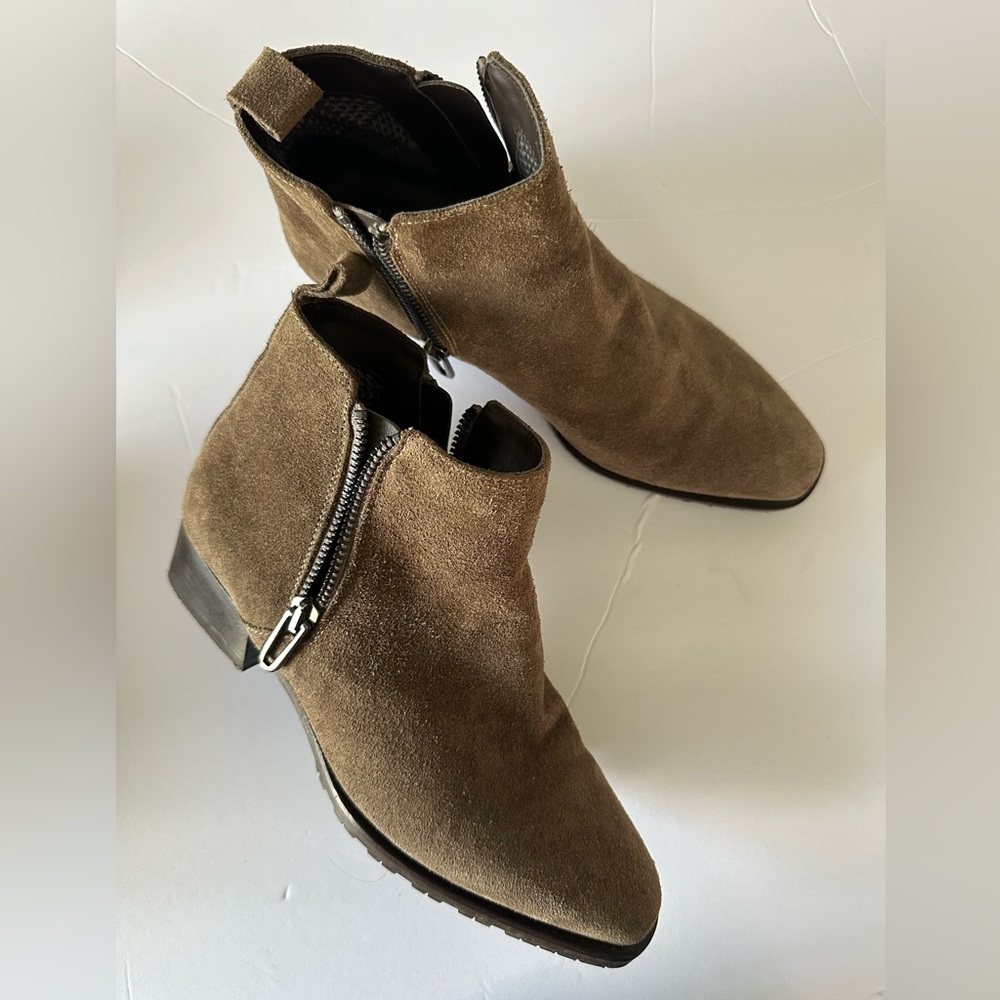 Aquatalia Brown‎ Suede Ankle Boots